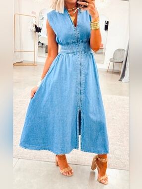 Entro Sleeveless Denim Dress